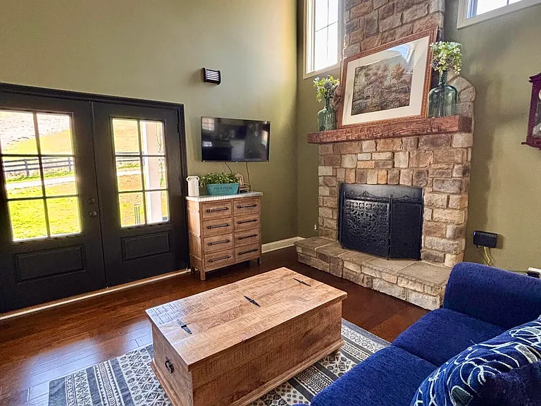 877 Porter Rd — Photo 10