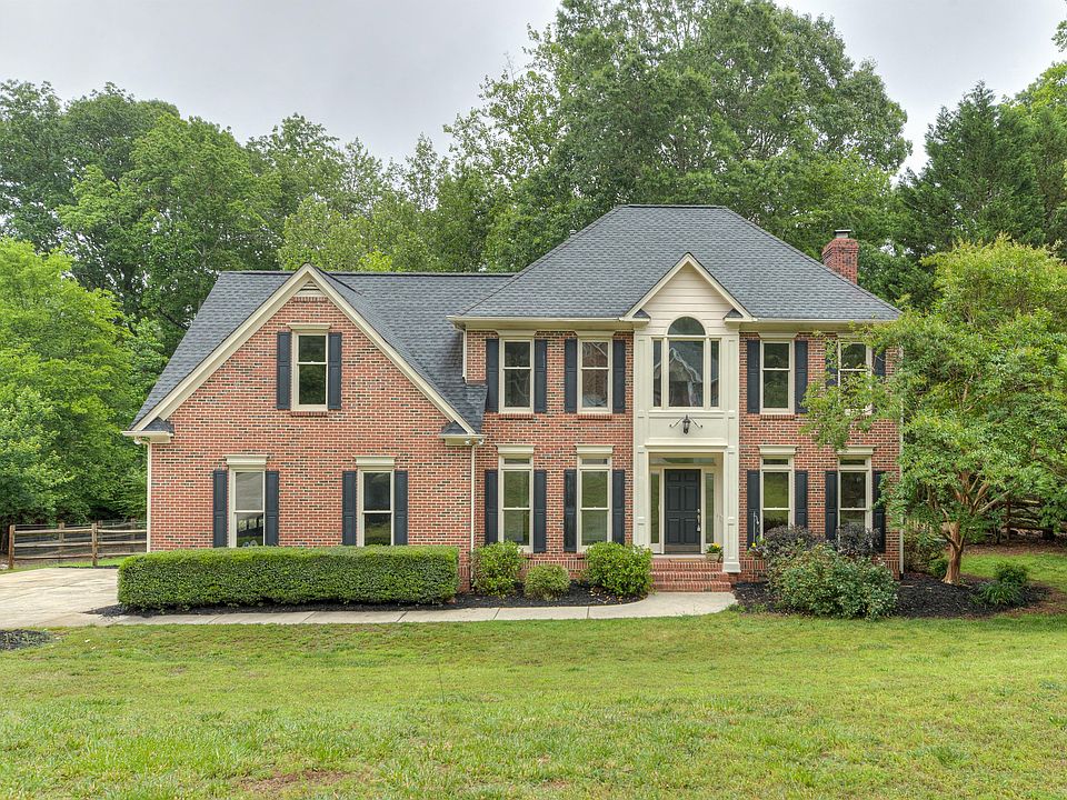 1st image of 2166 Raven Dr