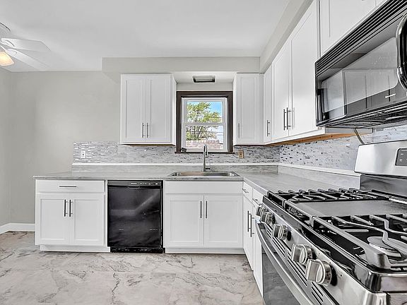 2nd image of 3422 Heresford Dr