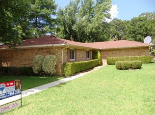 1418 Westwood Dr, Lewisville, TX 75067