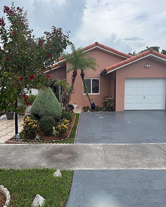 1st image of 10070 SW 2nd St