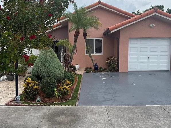 10070 SW 2nd St, Miami, FL 33174
