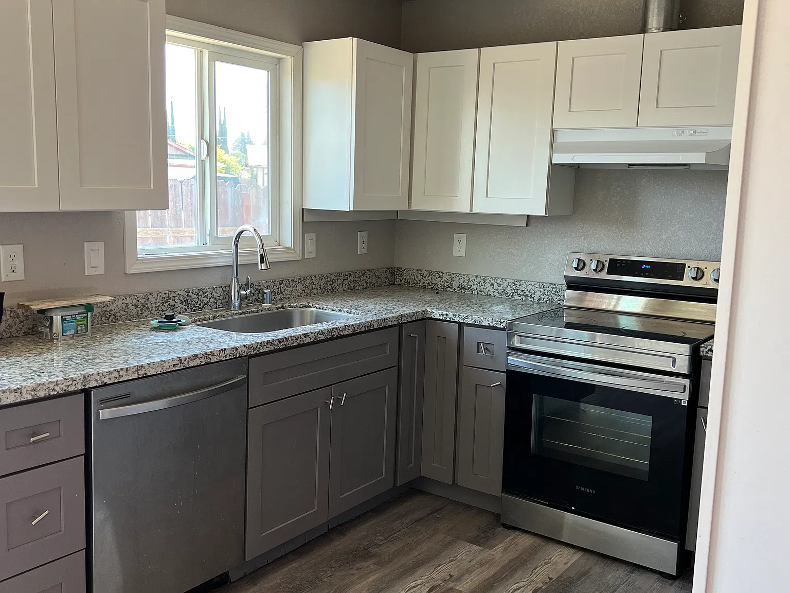 2 bed, 875 sqft, $1,750 — Photo 2