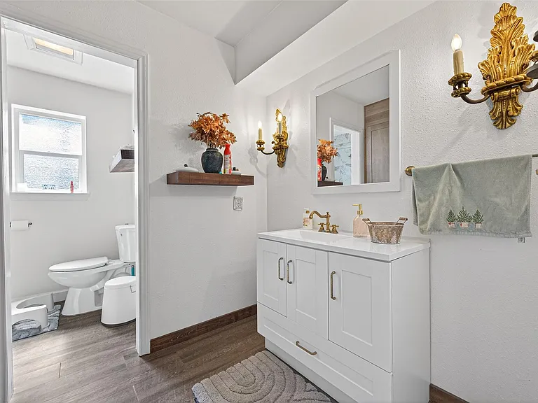 7019 Oak Ln — Photo 24