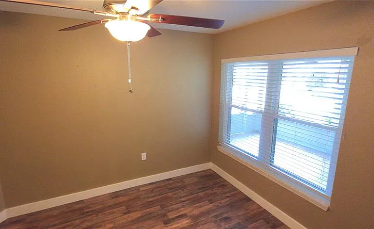 4743 Larchmont Ct — Photo 22
