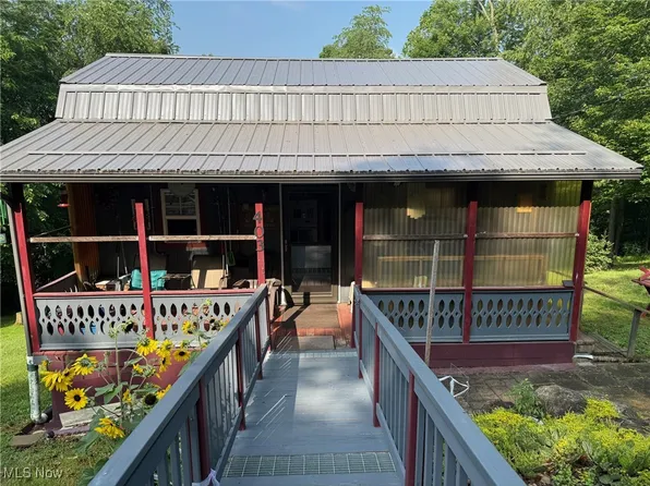 403 State St, Bowerston, OH 44695