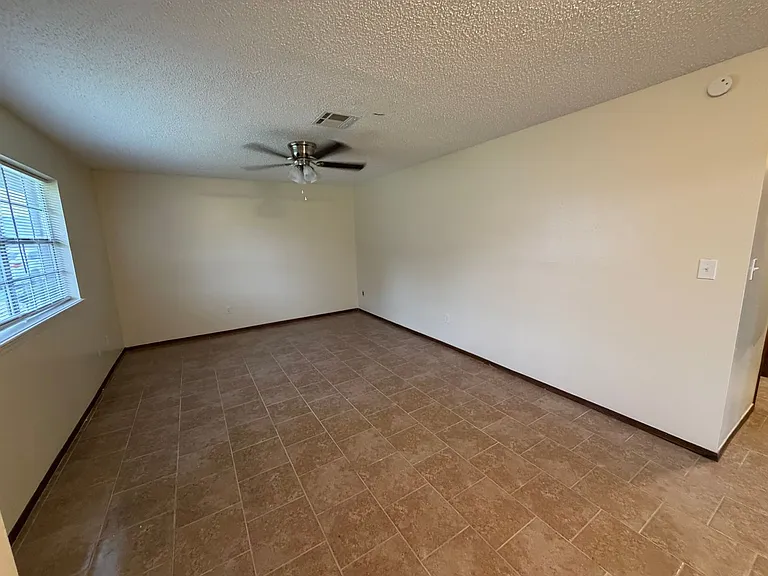 721 E Wallace St — Photo 9