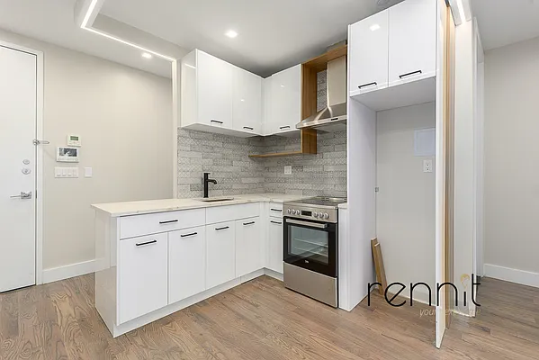 Rented by Rennit Inc. | media 7
