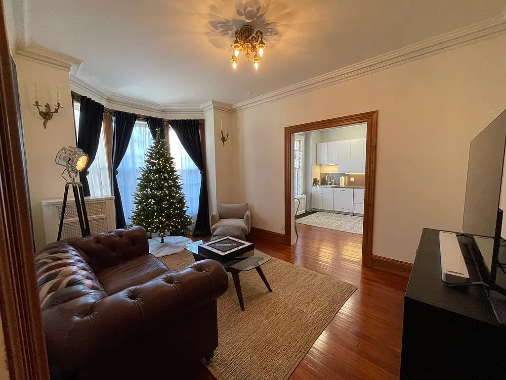 1 bed, 700 sqft, $3,000 — Photo 2