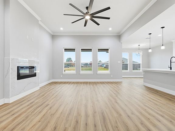 2nd image of 859 Harbor Point Rd