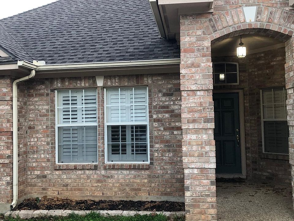 1st image of 135 Antler Cir