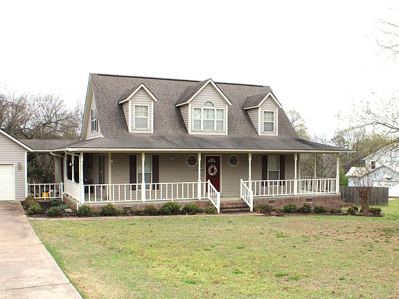 2nd image of 135 Westwood Dr
