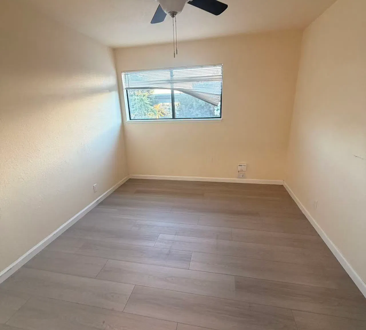 1 bed, 400 sqft, $2,300 — Photo 3