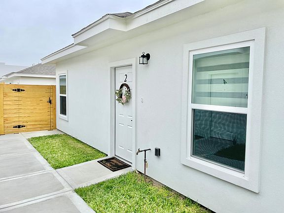 3rd image of 1723 Summit Dr #2