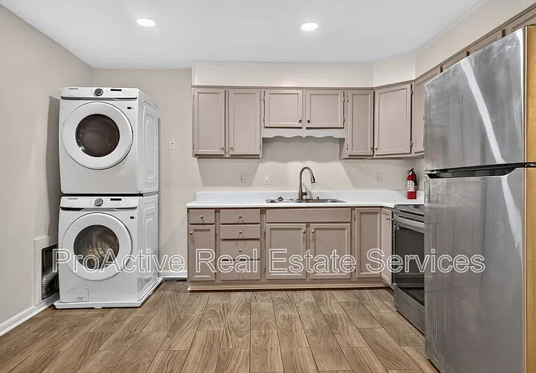 100 Hodges Manor Rd — Photo 6
