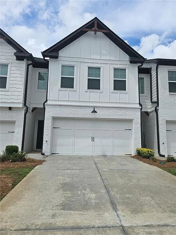 3 bed, 2.5 bath, 1774 sqft, $2,000 — Photo 1
