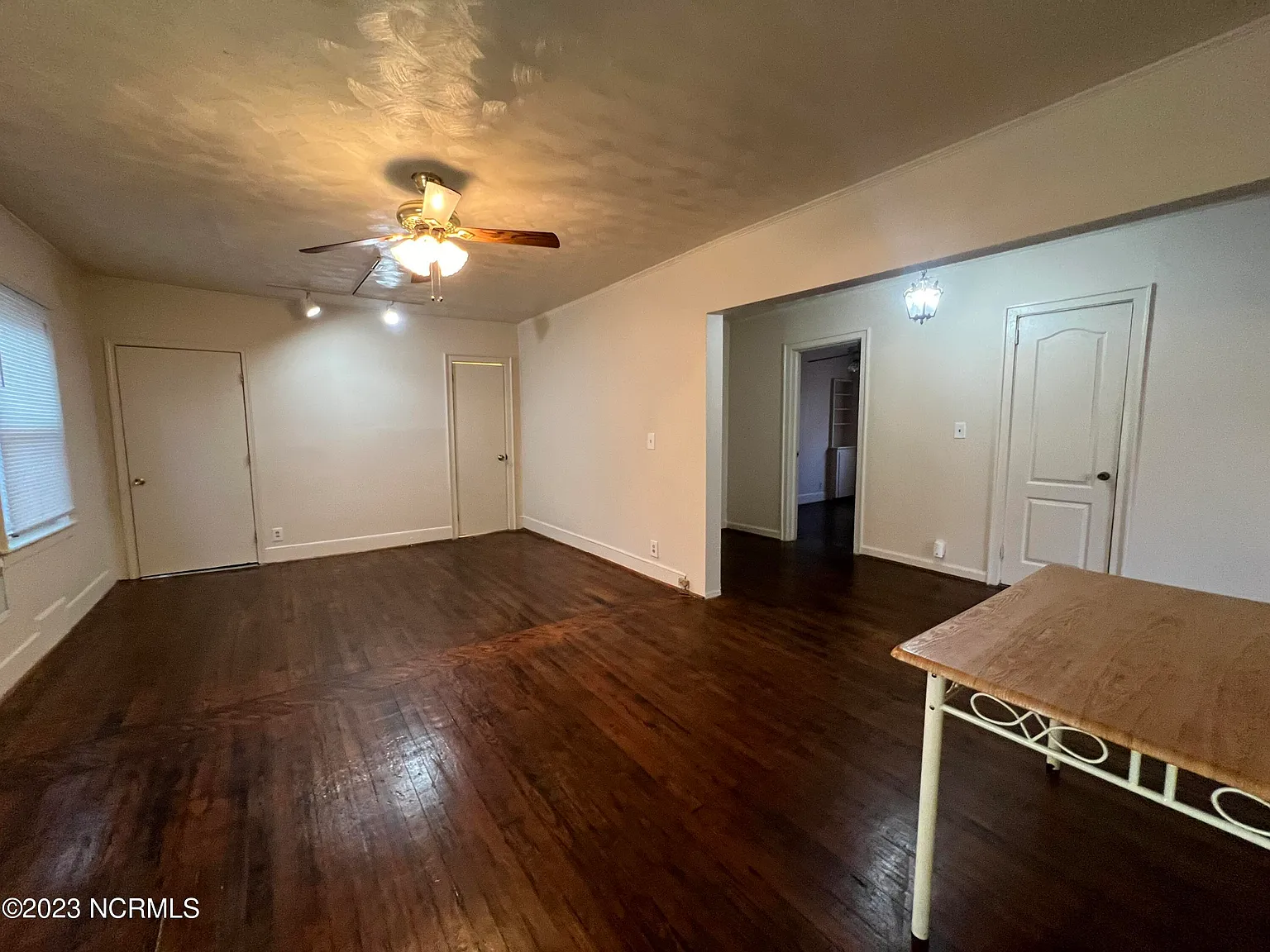 2 bed, 1.5 bath, 500 sqft, $950 — Photo 3