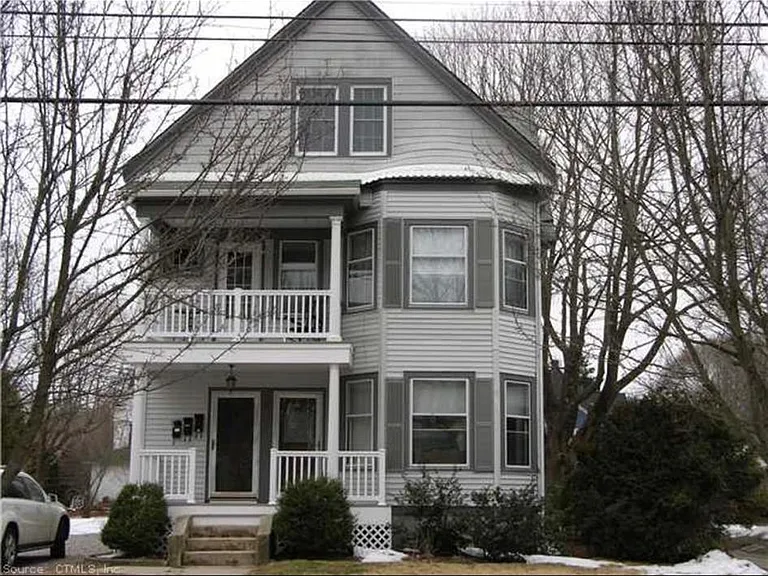 11 Moss St #3 — Photo 1