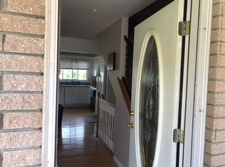 2355 W Roundtable Dr, Canton, MI 48188