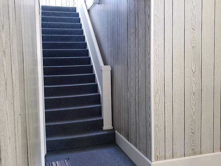 inner lobby, stairway to Apt. C