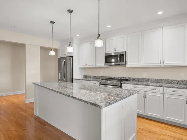 30 Taylor Dr Unit 3011, Reading, MA 01867