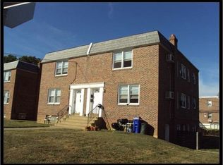 1135 Friendship St, Philadelphia, PA 19111