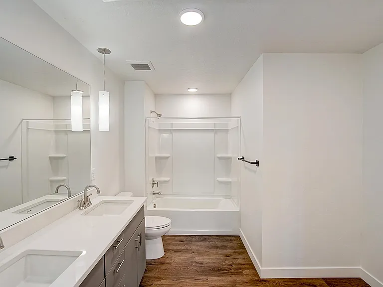 1AT - 1 Bedroom, 1 Bathroom