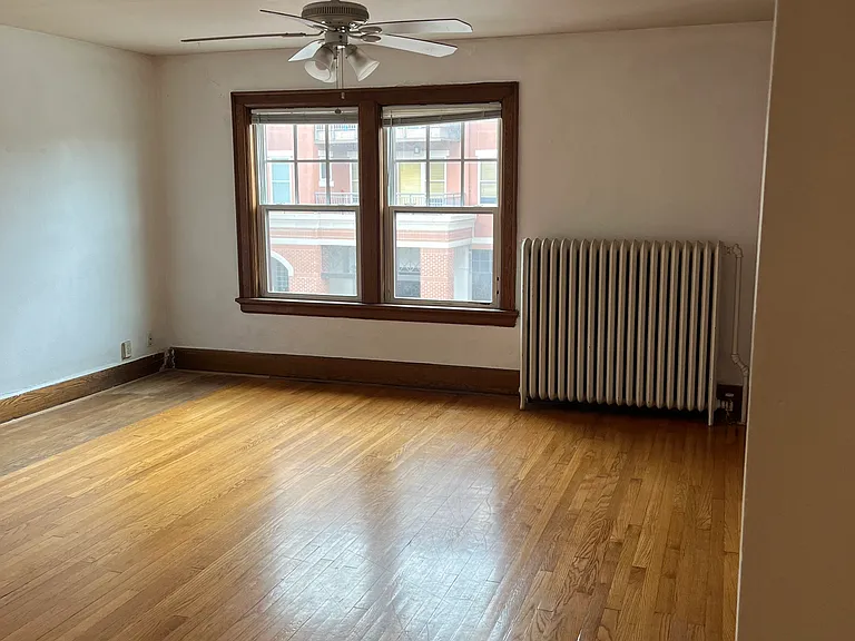 718 Harrison St — Photo 3