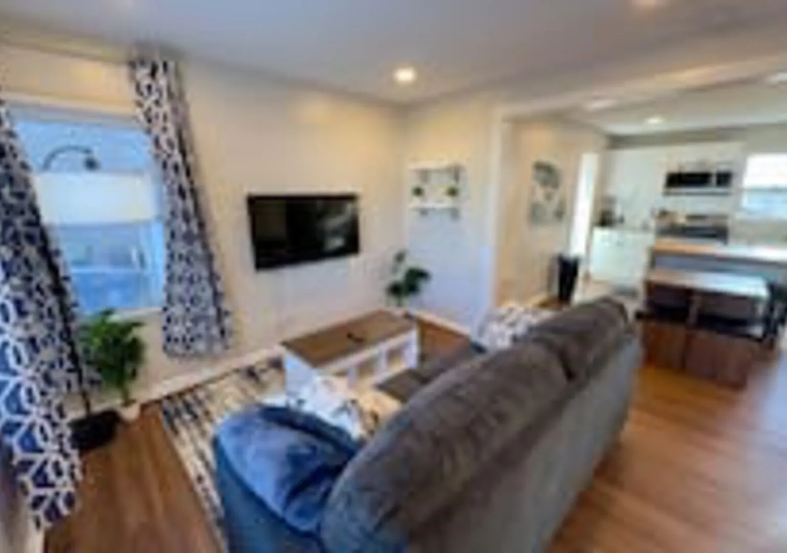 Peaceful Broad Ripple Getaway: 3 BR, Full Basement — Photo 1