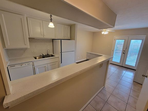 5th image of 1900 Dartmouth St APT D1