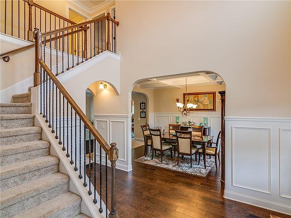 3rd image of 1132 Carillon Dr SE