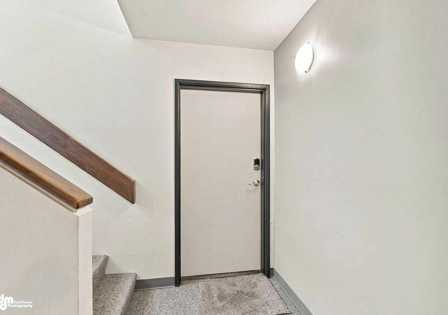 2 Bed, 1 Bath Condo — Photo 3