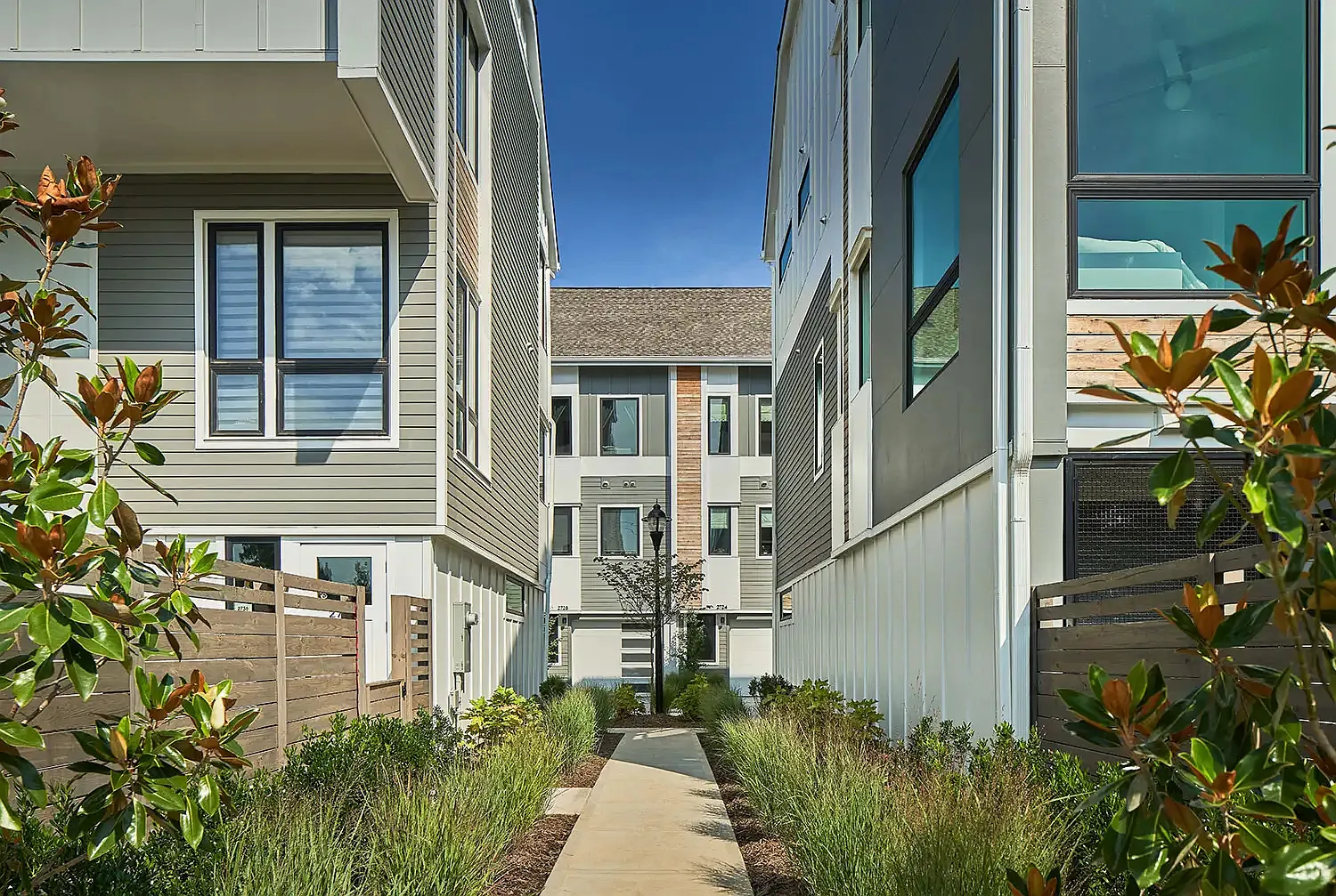 3 bed, 2.5 bath, 1891 sqft, $3,350 — Photo 2