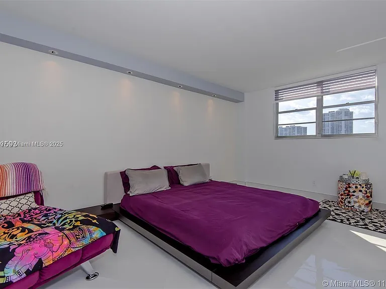 19390 Collins Ave #1121 — Photo 18