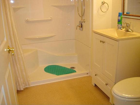 5th image of 49 Villa Cir