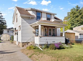 136 Castleford Rd, Rochester, NY 14616