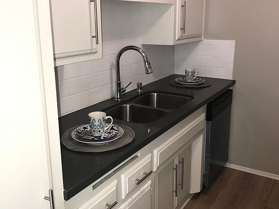 3rd image of 8828 Highland Ave