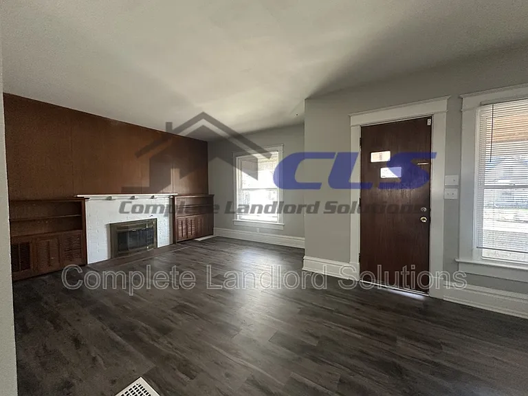 2206 N 11th St — Photo 2