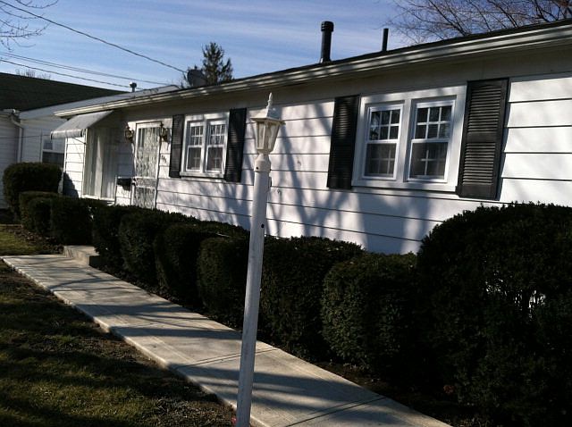 2nd image of 845 Richmond Ave