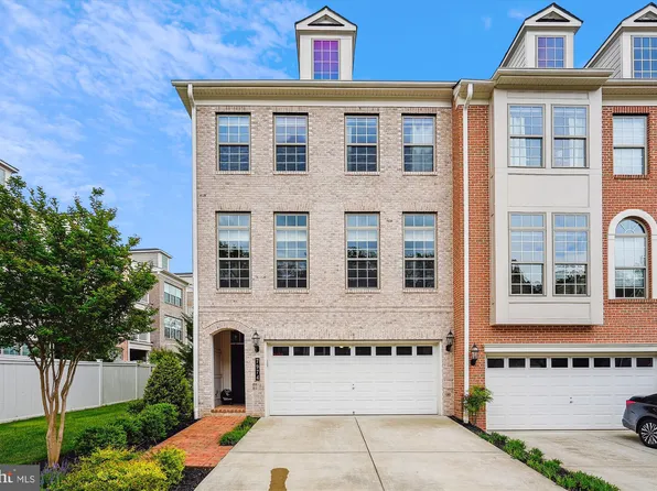 7974 Turtle Creek Cir, Gainesville, VA 20155