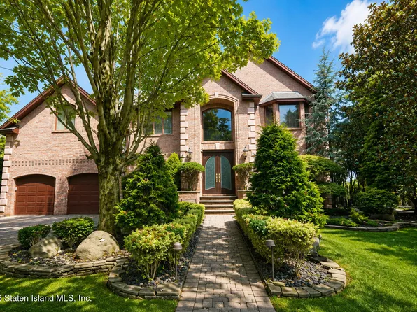 31 Zephyr Ave, Staten Island, NY 10312