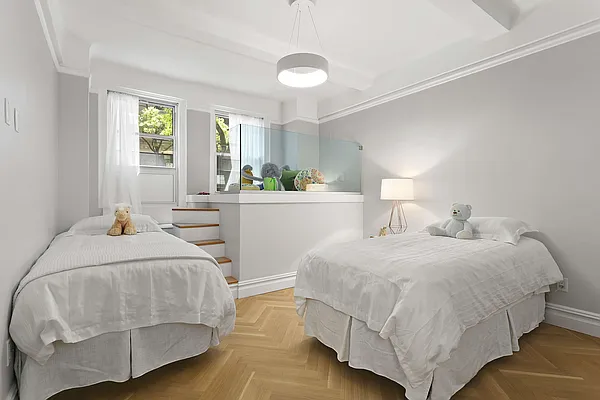 Sold by Compass | media 6