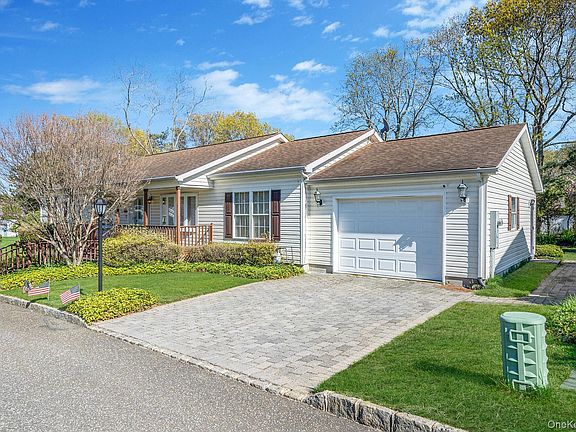 4th image of 1407 Middle Road #253