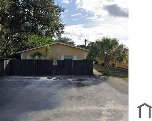 2 bed, 989 sqft, $2,258 — Photo 2