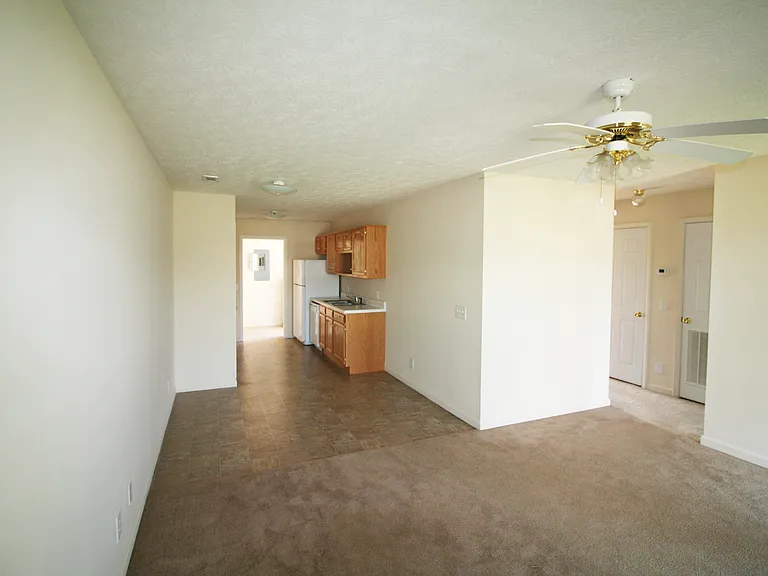 895 Kinniard Rd — Photo 4