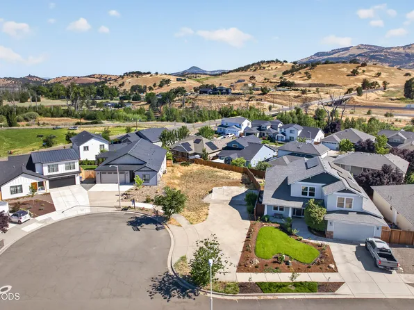 139 Willow Springs Dr, Talent, OR 97540