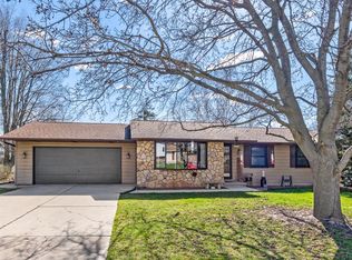 613 Delwiche Rd, Green Bay, WI 54302