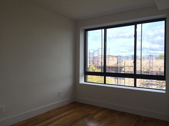 4th image of 196 Macon St #3EE