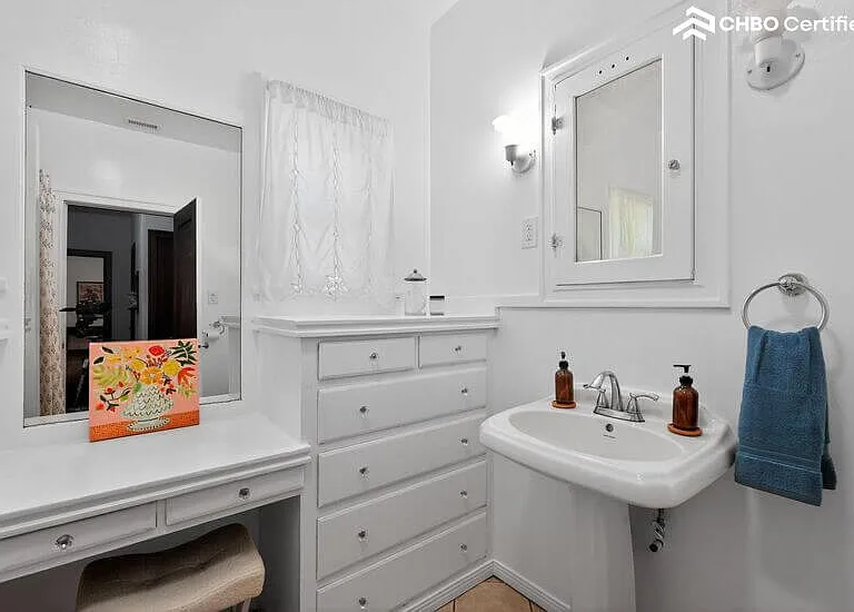 24 N Buena Vista St — Photo 22