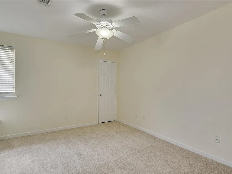 5755 Carriage Hills Dr — Photo 37